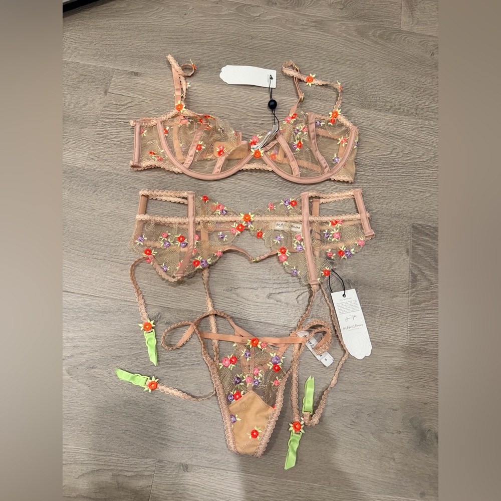 For Love And Lemons Floral Embroidered Bra Set - Multicolor - Picture 2 of 10